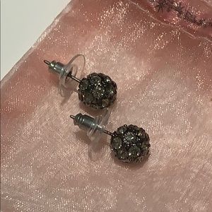Ball earring studs